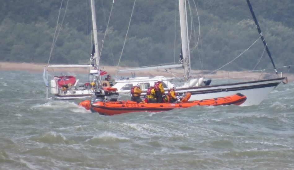 yacht solent man dies