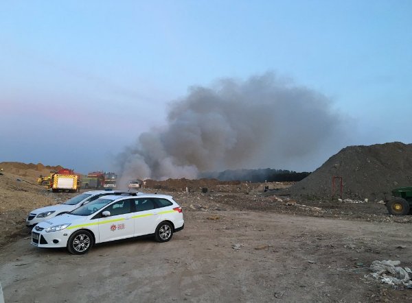 pic from hants fire twitter landfill fire ringwood