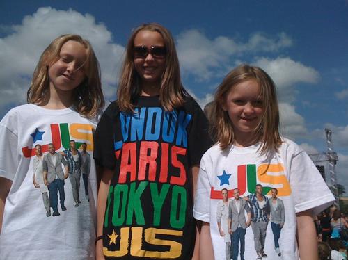 JLS Fans at The Embankment: Your photos