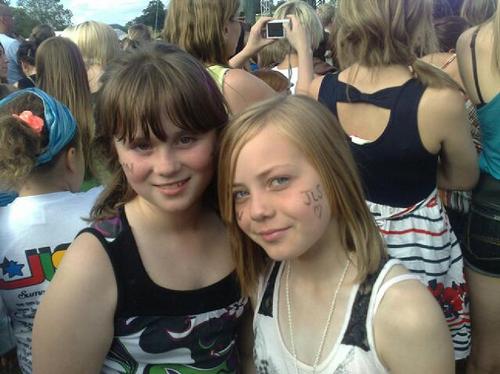 JLS Fans at The Embankment: Your photos