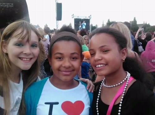 JLS Fans at The Embankment: Your photos