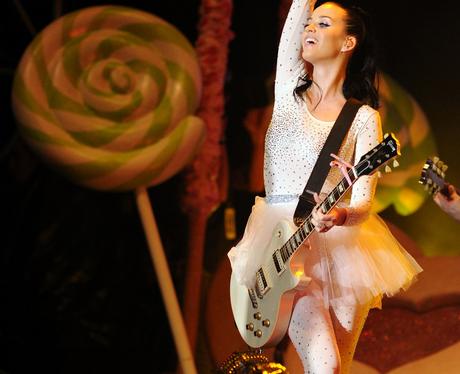 katy perry performing live