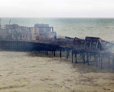 Fire at Hastings Pier