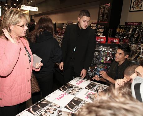 the wanted meet signing at hmv