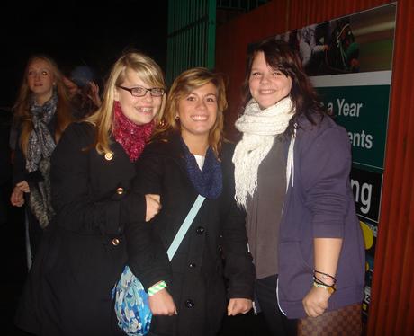 Listeners arrive at Fun at the Fireworks