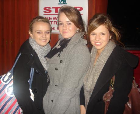 Listeners arrive at Fun at the Fireworks