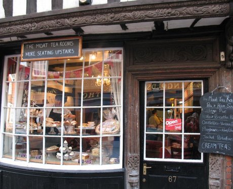Open/Close door signs in Canterbury