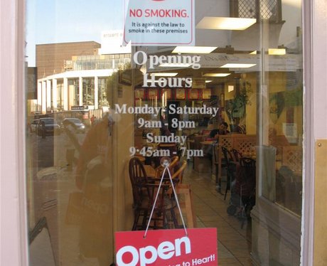 Open/Close door signs in Canterbury