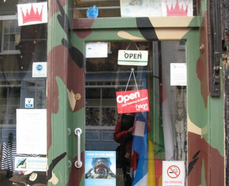 Open/Close door signs in Canterbury