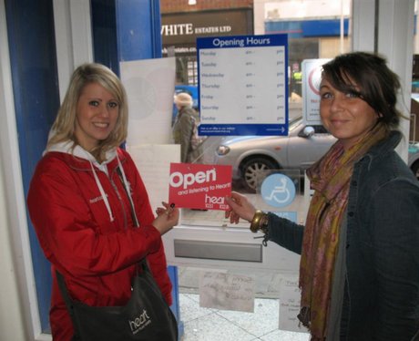 Open/Close door signs in Folkestone