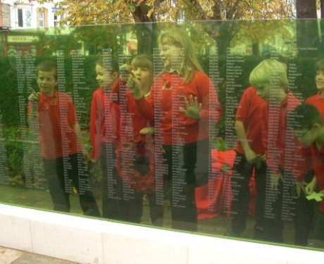 Unveiling of 8 glass walls with 2000 names of our 