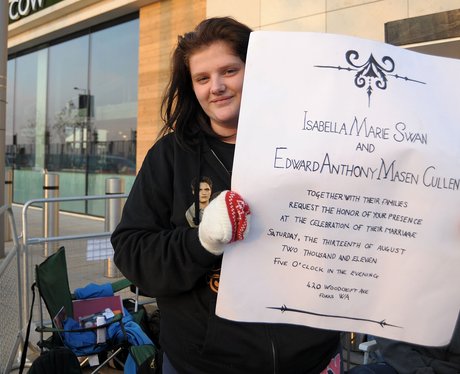 Fans Arrive For Twilight UK Premiere