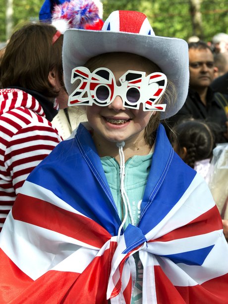 A young fan gets patriotic