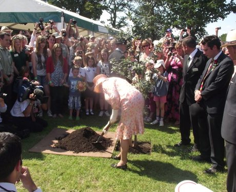 The Queen Planting A Tree At The New Forest Show The New Forest Show Heart Hampshire