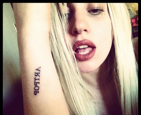 Lady Gaga shows off new tattoo
