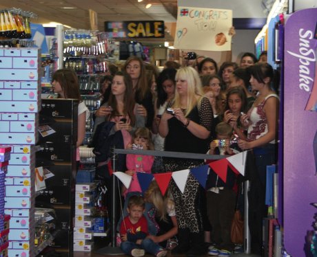 Crowds storm WHSmith