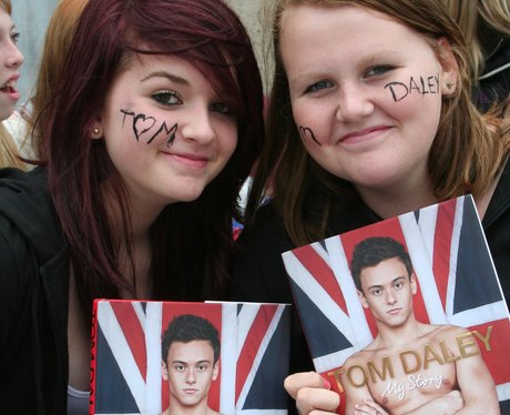 Fans ready and waiting to meet Tom