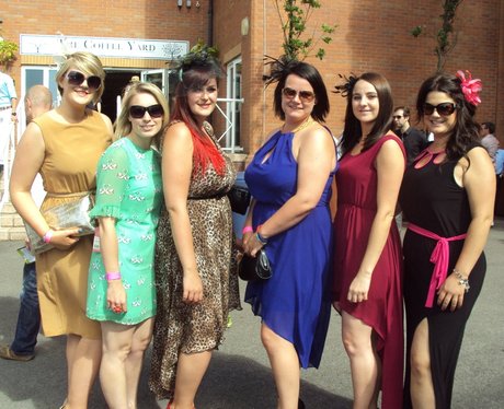 Newbury Racecourse Ladies Day - Newbury Race Course Ladies Day - Fun in ...