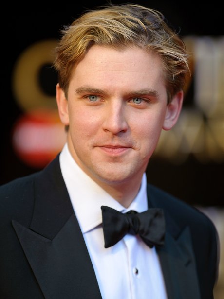 Dan Stevens in tuxedo