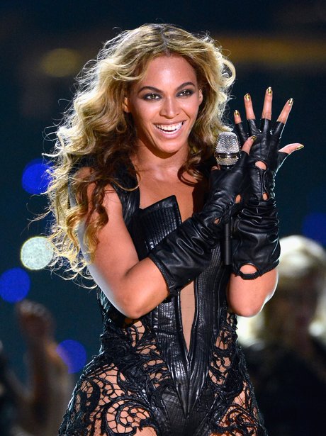 Beyonce performs at the Super Bowl 2013