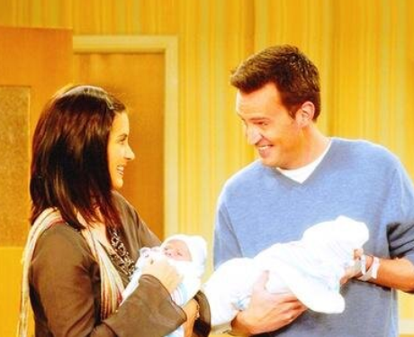 Monica and Chandler with the twins