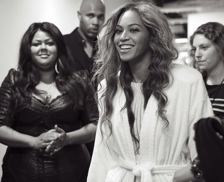 Beyonce wearing her dressing gown backstage