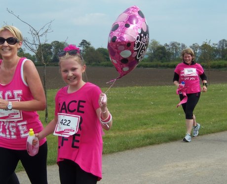 Heart Cheering Zone at Aylesbury Race for Life 19/