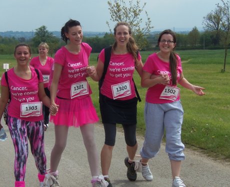 Heart Cheering Zone at Aylesbury Race for Life 19/