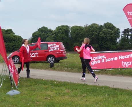 Heart Cheering Zone at Aylesbury Race for Life 19/