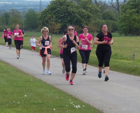Heart Cheering Zone at Aylesbury Race for Life 19/