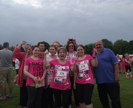 Cheering - Basingstoke Race for Life 19/06/2013