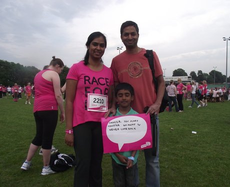 Cheering - Basingstoke Race for Life 19/06/2013