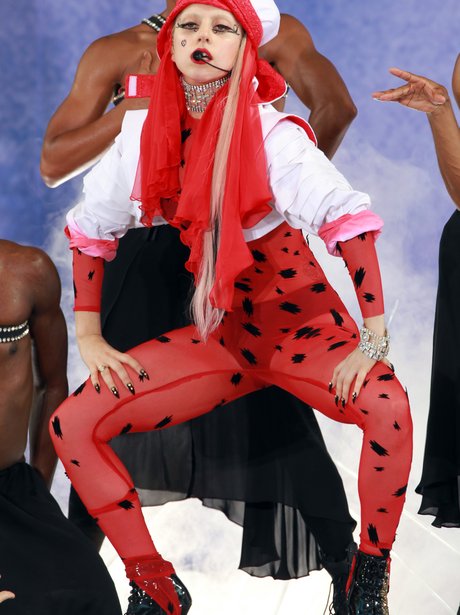 Lady Gaga twerking on stage