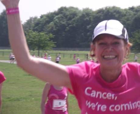 Newbury Race for Life - Cheering the Ladies