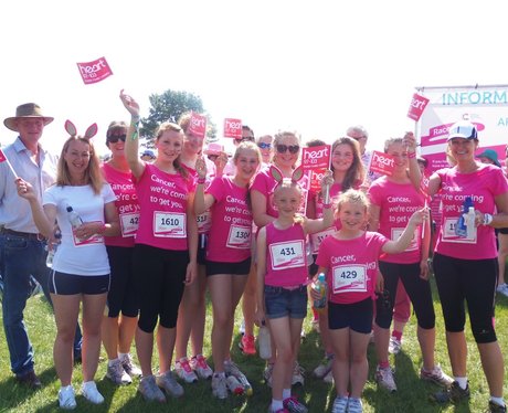 Newbury Race for Life - Cheering the Ladies