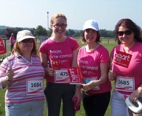 Newbury Race for Life - Cheering the Ladies