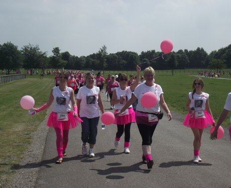 Newbury Race for Life - Cheering the Ladies