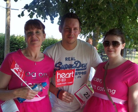 Newbury Race for Life - Cheering the Ladies