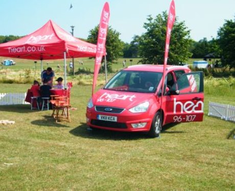 Did you bump into the Heart Angels at the kite fes