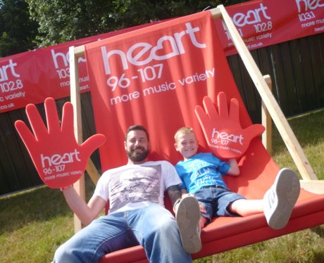 Jessie J - The Giant Deckchair 3