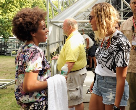 Solange and Beyonce backstage