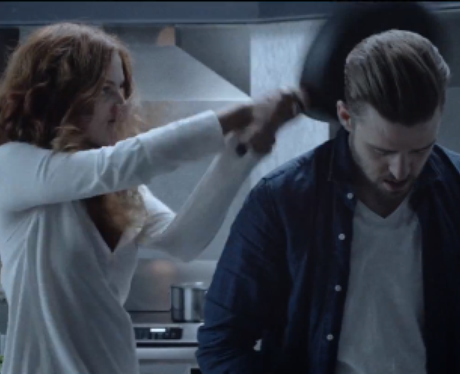Justin Timberlake gets hit over head with saucepan