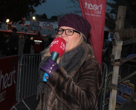 Give it some Heart - Drayton Manor Fireworks Sunda