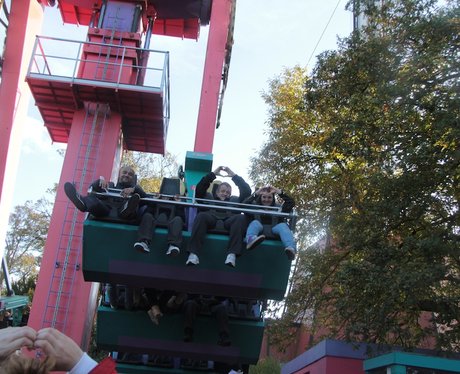 Give it some Heart - Drayton Manor Fireworks Sunda