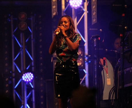 Heart: On Stage With The Saturdays At The Mall Chr