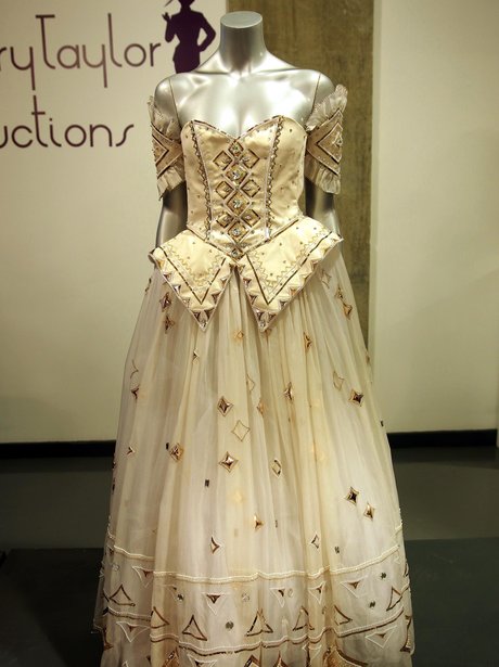 gown belonging to princess diana