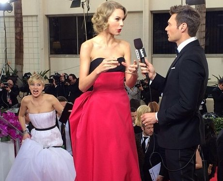 Jennifer Lawrence photobombs Taylor Swift
