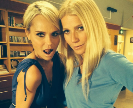 Gwyneth Paltrow and Kristin Chenoweth pose