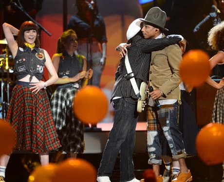 Pharrell and Nile Rodgers BRIT Awards 2014 Performa