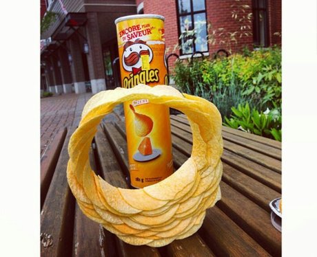 A circle of Pringle crips